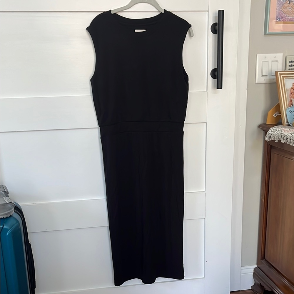 Lou & Grey Black Sleeveless Dress